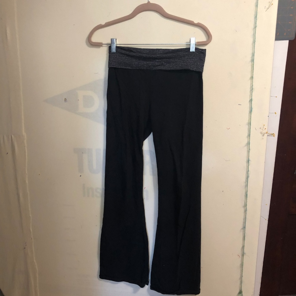 Aerie Yoga Pants with Silver Stripe Top, Size M